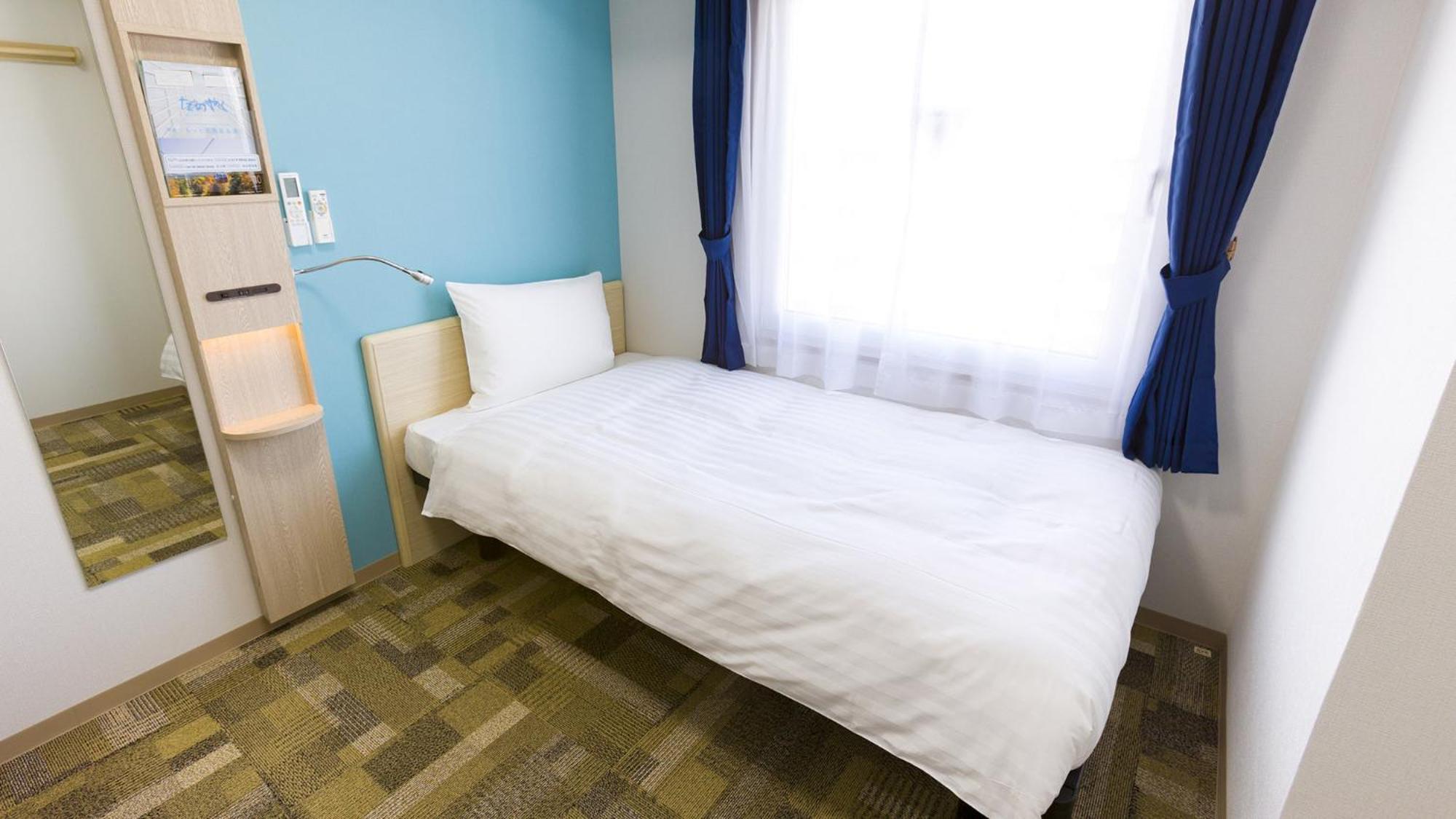 Toyoko Inn Oyama-Eki Higashi-Guchi No.2 Oyama  Room photo